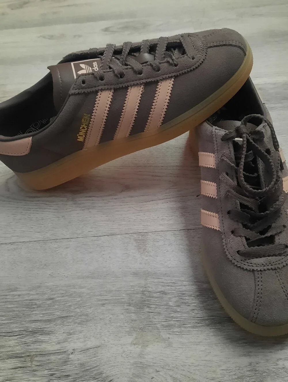 Adidas Muenchen suede Shoes